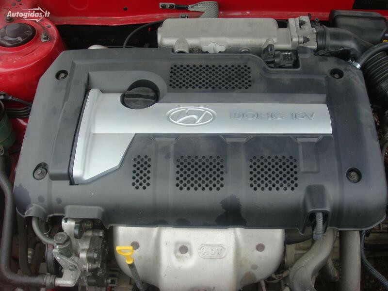 Photo 3 - Hyundai Coupe 2004 y parts