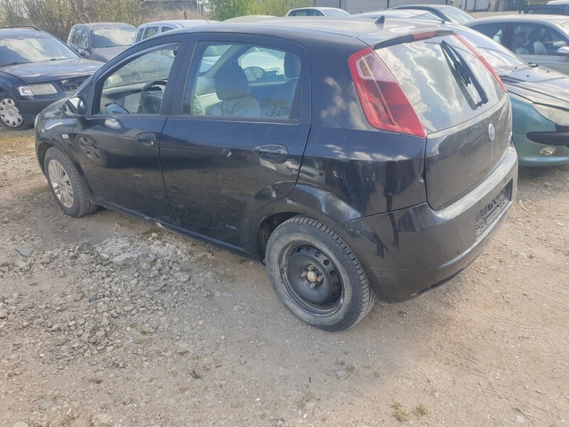 Photo 3 - Fiat Punto 2008 y parts