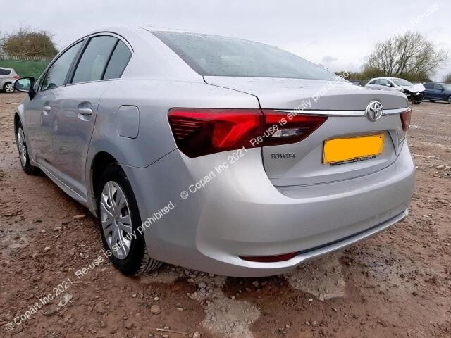 Photo 4 - Toyota Avensis 2015 y parts