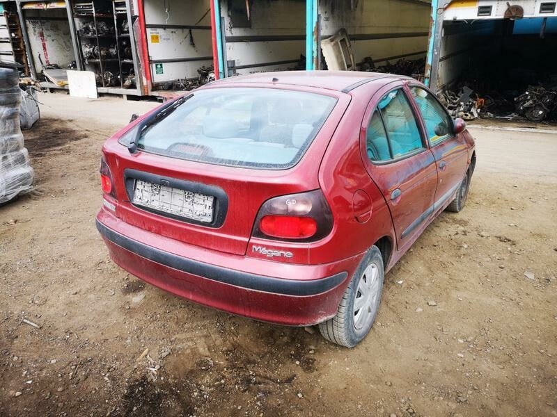 Photo 5 - Renault Megane 1997 y parts