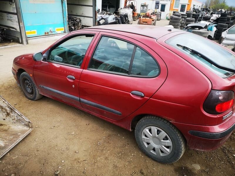 Photo 7 - Renault Megane 1997 y parts