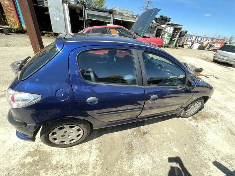 Photo 8 - Peugeot 206 2004 y parts