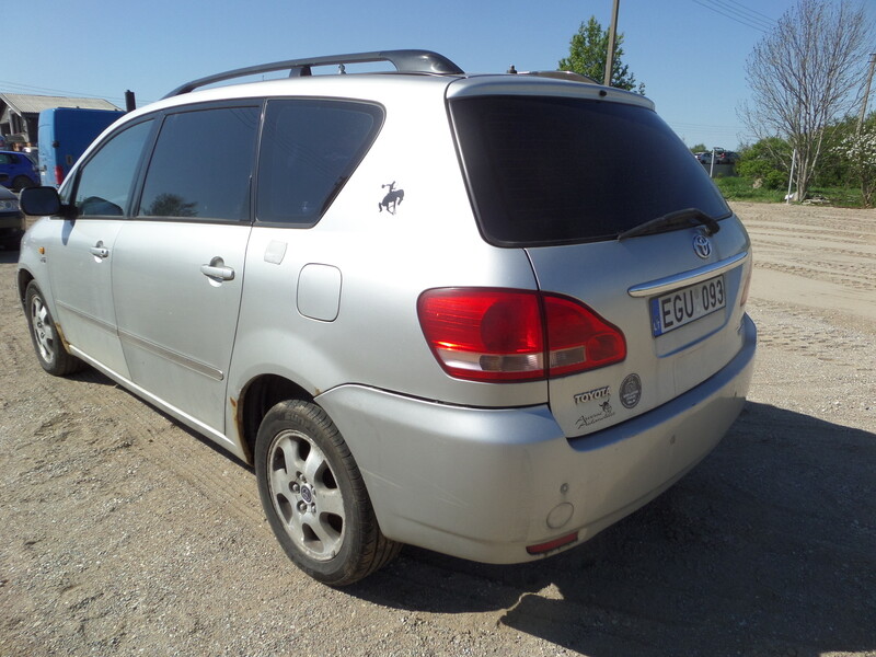 Фотография 2 - Toyota Avensis Verso 2002 г запчясти