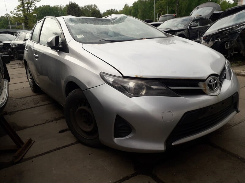 Nuotrauka 2 - Toyota Auris 2013 m dalys