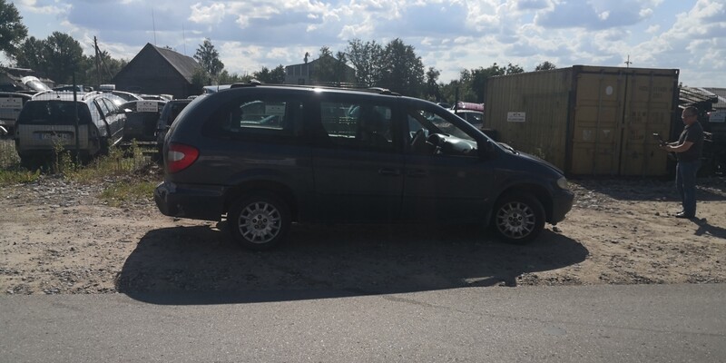 Photo 4 - Chrysler Grand Voyager 2002 y parts