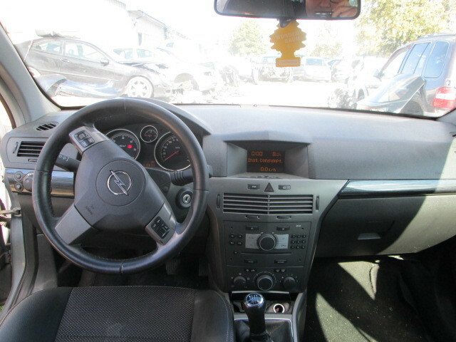 Nuotrauka 4 - Opel Astra 2006 m dalys