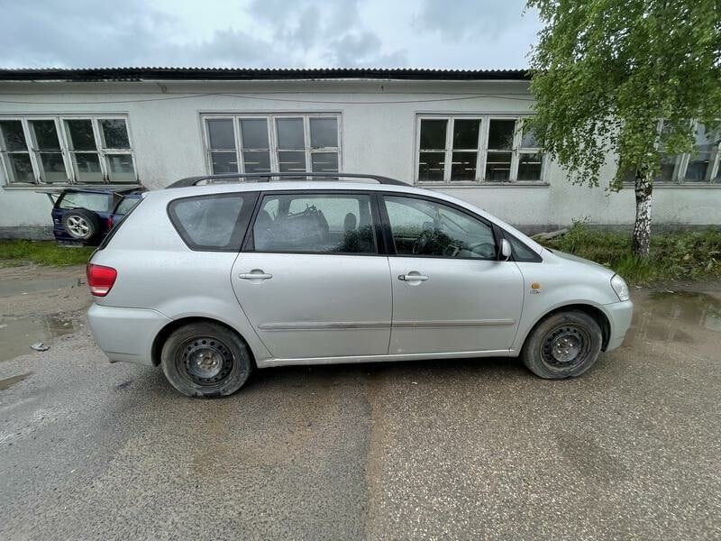 Nuotrauka 8 - Toyota Avensis Verso 2002 m dalys