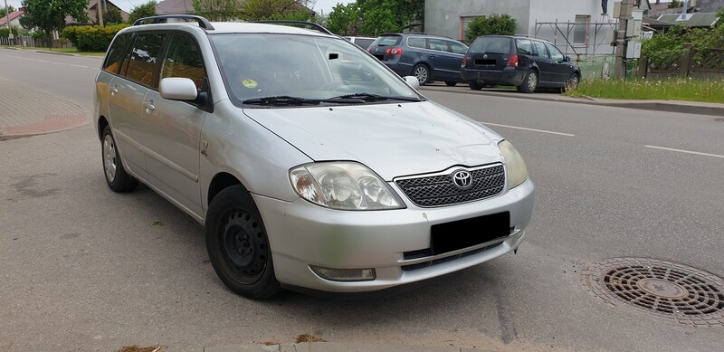 Photo 1 - Toyota Corolla 2003 y parts