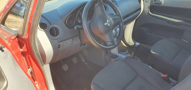 Photo 4 - Mitsubishi Colt Z30 2009 y parts