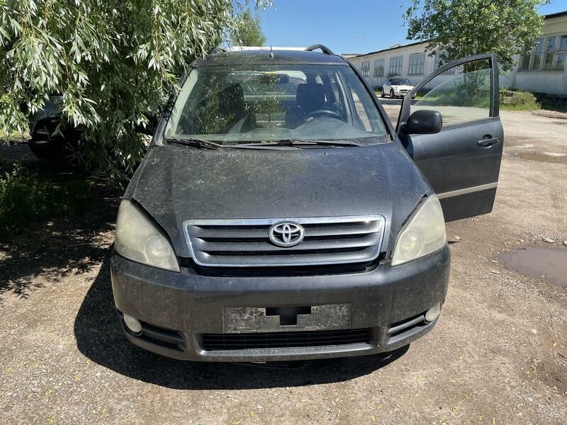 Nuotrauka 2 - Toyota Avensis Verso 2001 m dalys