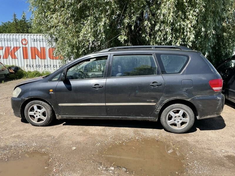 Nuotrauka 3 - Toyota Avensis Verso 2001 m dalys