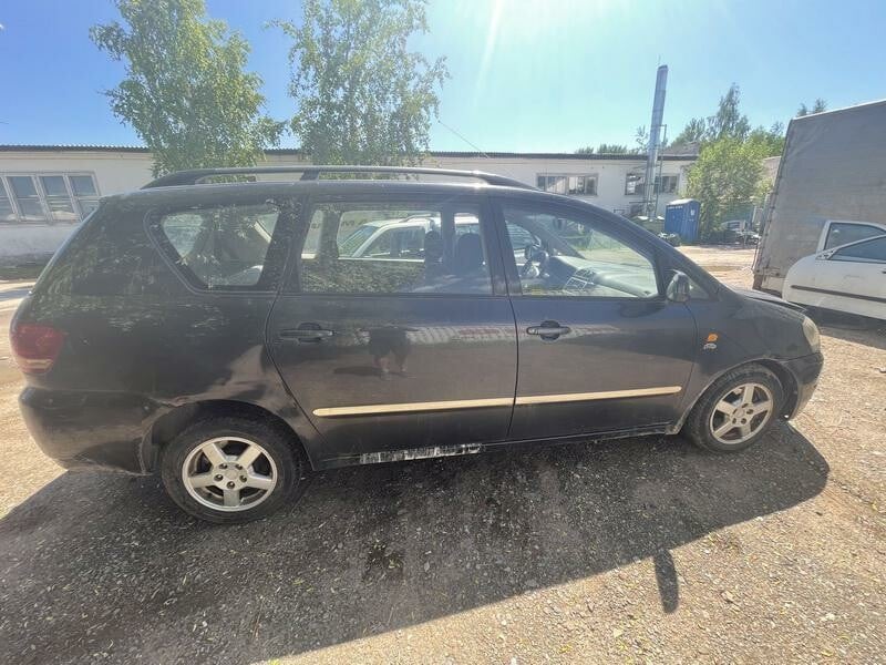 Nuotrauka 6 - Toyota Avensis Verso 2001 m dalys