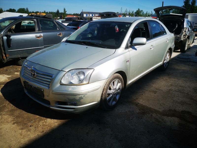 Toyota Avensis 2004 y parts