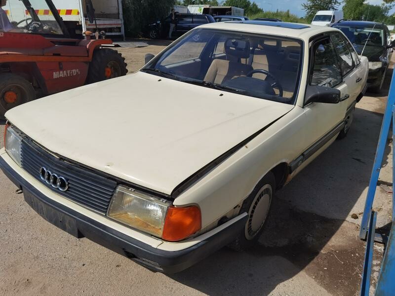 Photo 2 - Audi 100 1987 y parts
