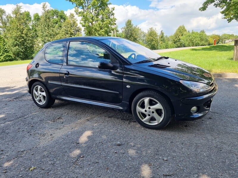 Фотография 10 - Peugeot 206 2005 г Купе