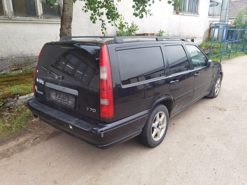 Photo 6 - Volvo V70 1999 y parts