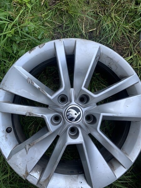 Photo 5 - Karoq light alloy R17 rims