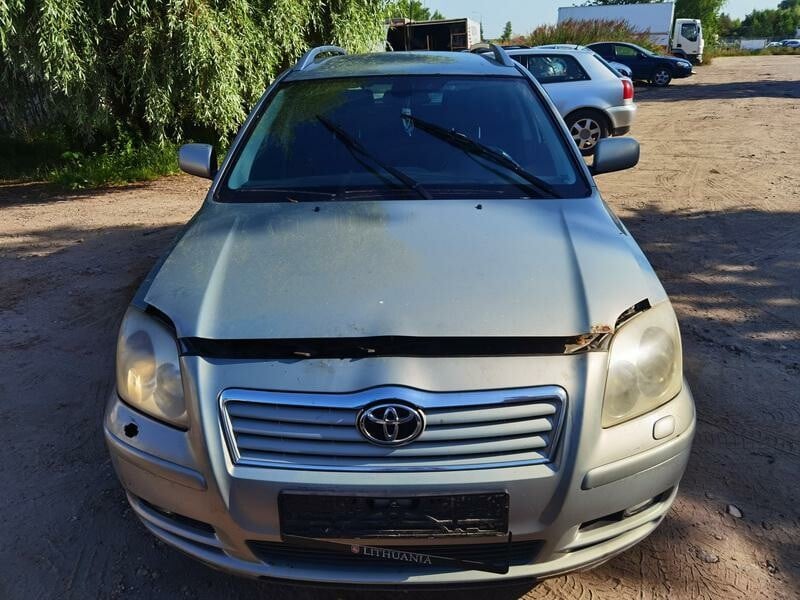 Photo 2 - Toyota Avensis 2003 y parts