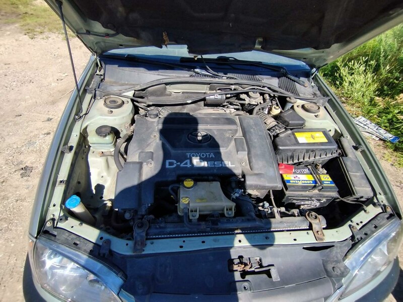 Photo 3 - Toyota Avensis 2001 y parts