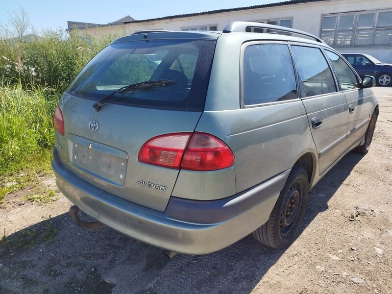 Photo 4 - Toyota Avensis 2001 y parts