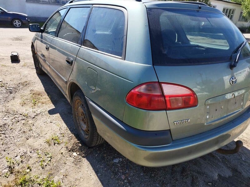 Photo 5 - Toyota Avensis 2001 y parts