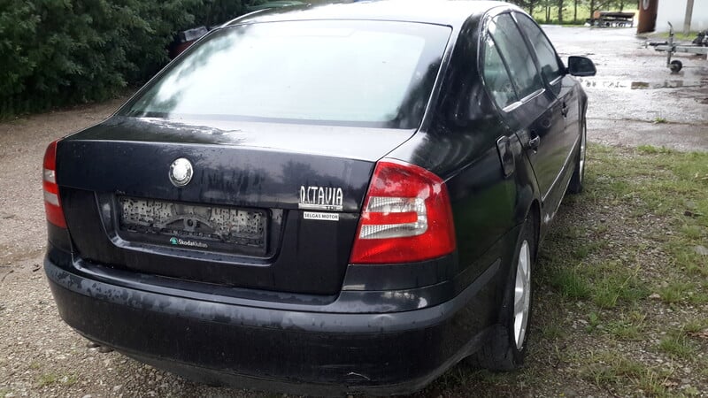 Photo 2 - Skoda Octavia 2006 y parts