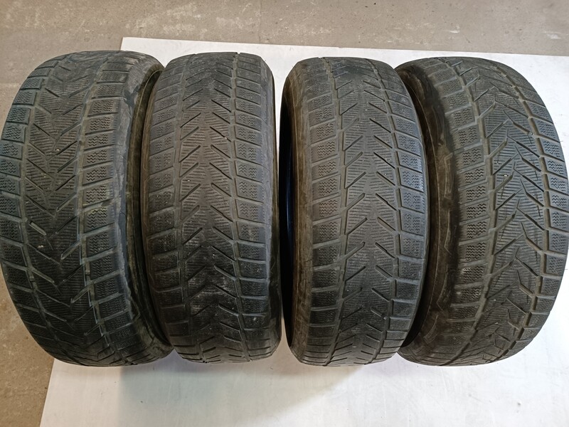 Photo 2 - Vredestein 4-5mm R17 universal tyres passanger car
