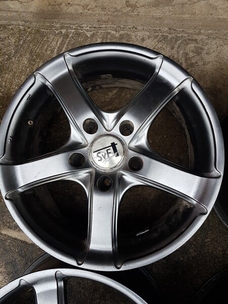 Photo 1 - Light alloy R16 rims