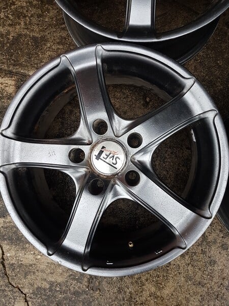 Photo 2 - Light alloy R16 rims