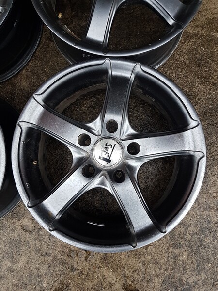 Photo 3 - Light alloy R16 rims