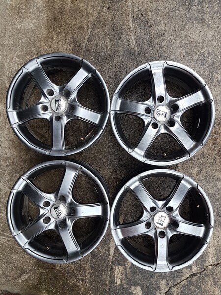 Photo 4 - Light alloy R16 rims