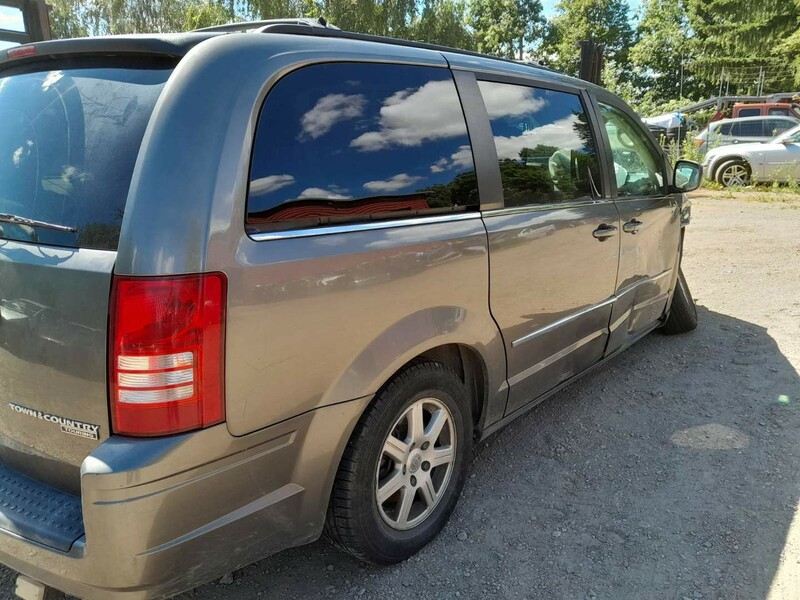 Nuotrauka 2 - Chrysler Town & Country 2010 m dalys