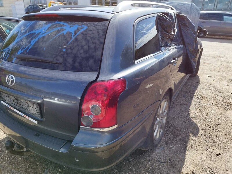 Photo 5 - Toyota Avensis 2007 y parts
