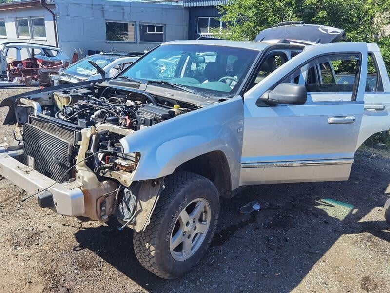 Photo 3 - Jeep Grand Cherokee 2006 y parts