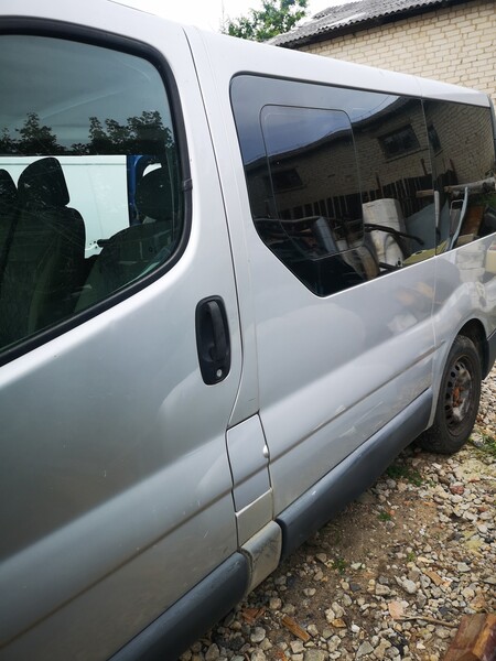 Photo 4 - Opel Vivaro 2005 y parts