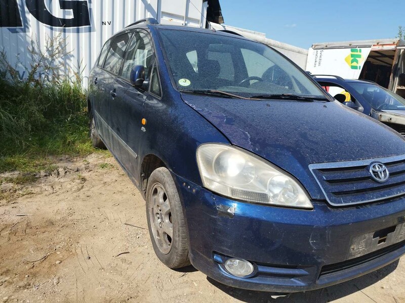 Toyota Avensis Verso 2001 m dalys