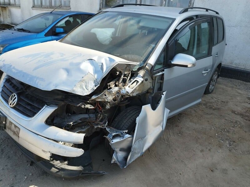 Photo 2 - Volkswagen Touran 2004 y parts