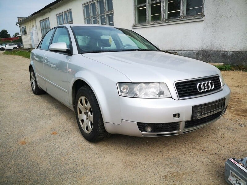 Audi A4 2002 m dalys