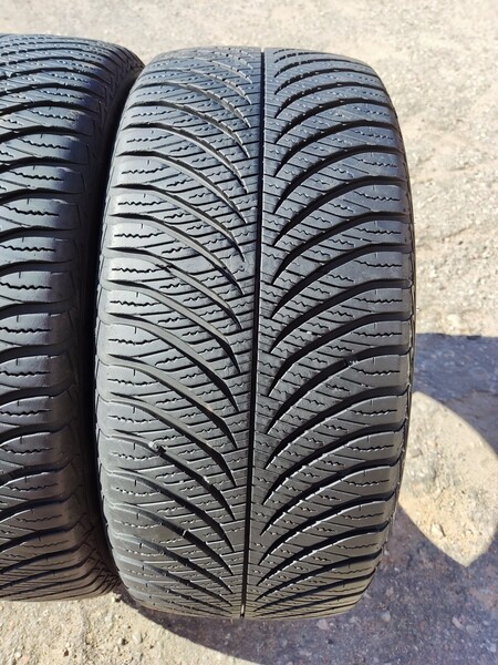 Photo 2 - Goodyear R16 universal tyres passanger car