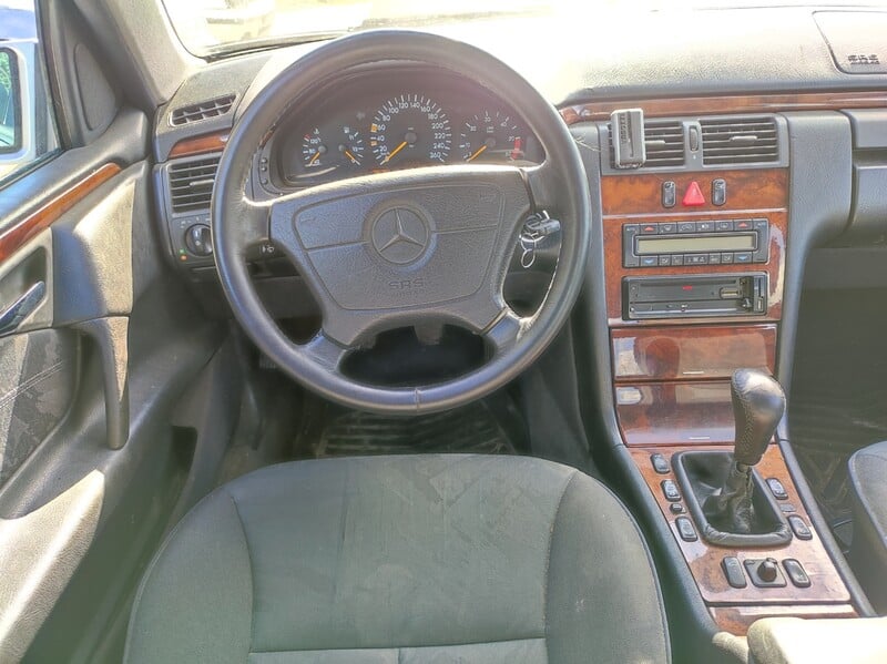 Nuotrauka 5 - Mercedes-Benz E 250 1999 m dalys