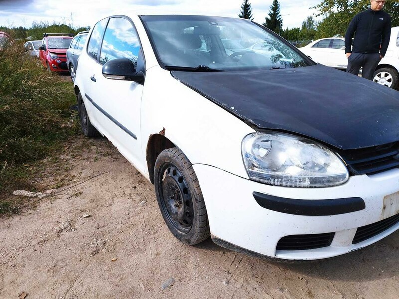 Volkswagen Golf 2006 г запчясти