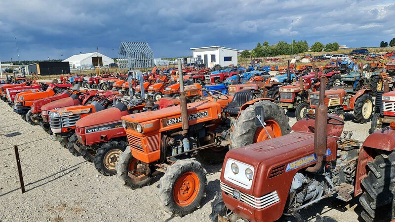 Nuotrauka 10 - Iseki VISI MODELIAI 2015 m Traktorius