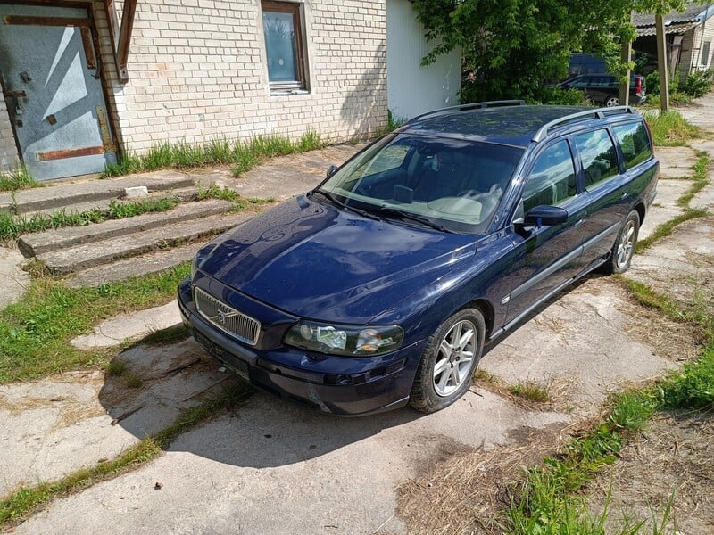 Volvo V70 2004 m dalys