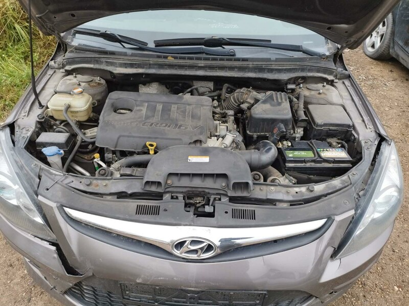 Photo 3 - Hyundai I30 2011 y parts