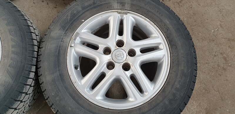 Photo 3 - RAV4 light alloy R16 rims