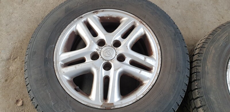 Photo 5 - Toyota RAV4 R16 light alloy rims