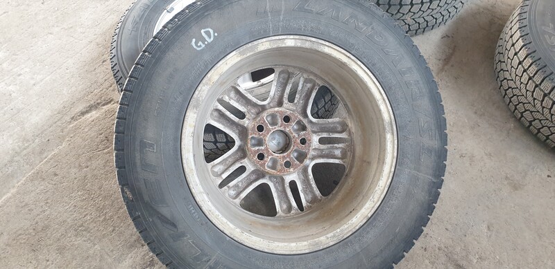 Photo 9 - Toyota RAV4 R16 light alloy rims