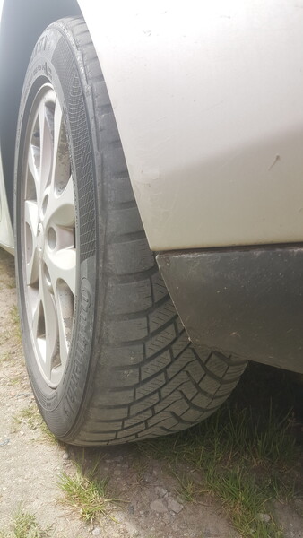 Photo 7 - Renault Laguna R17 light alloy rims