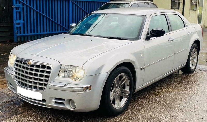 Chrysler 300C 2006 m dalys