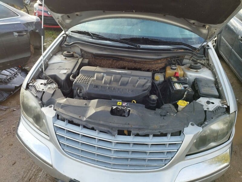 Photo 2 - Chrysler Pacifica 2005 y parts